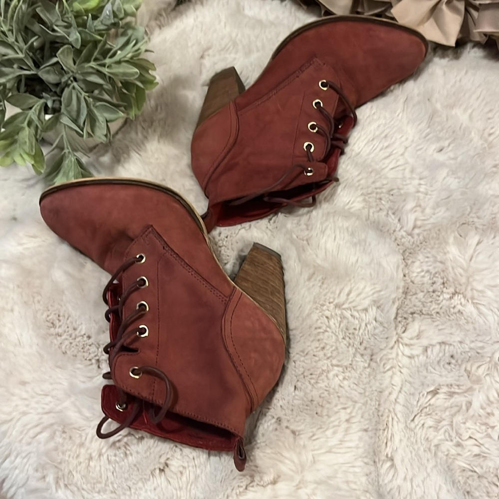 Steve Madden Pennylane Suede Lace Pointy Light Red Heeled Granny Ankle Boots 8 - Picture 6 of 15